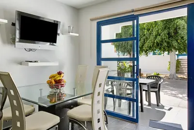 Image de Villa \"Playmar6970\" près de la mer avec piscine partagée et Wi-Fi