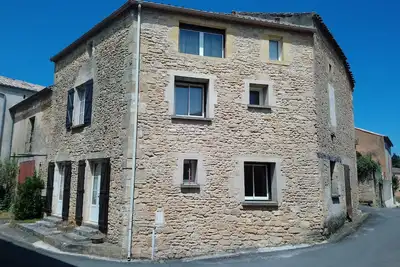 Image de Grande maison avec loggia et cheminée