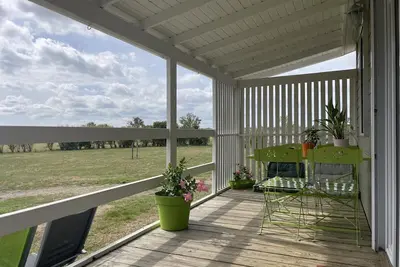 Image de Chalet au bord de l'eau avec terrasse, pêche, baignade surveillée, buvette et activités extérieures