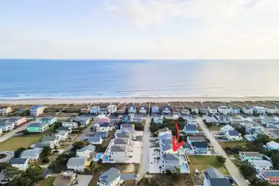 Image de Kind Of A Big Deal at Holden Beach, Private home with pool and elevator