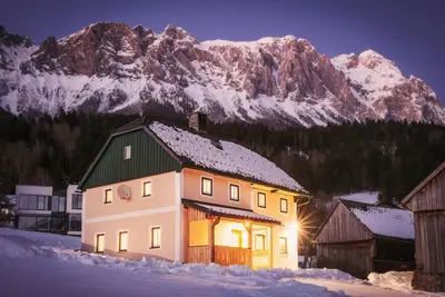 Image de Quaint, rustic vacation home on the sunny side of the Grimming