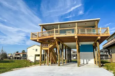 Image de Crystal Blue - Brand new and super cute, Sleeps 10, close to beach!