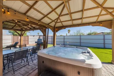 Image de 2br/2ba w/Jacuzzi & Putting Green Close to Airport