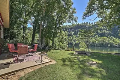 Image de Directly on White River! Walk-in access! - 1\/4 mile from White Hole Access.