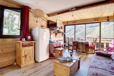 Image de À 100m des pistes de ski, 4ème étage, télévision, casier à ski, 30m², Les Menuires