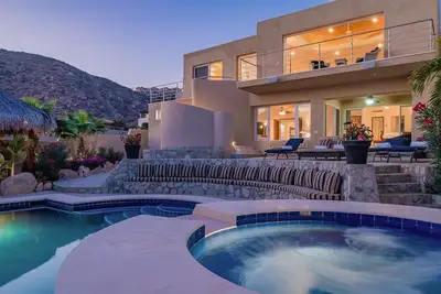 Casa Angel: Ocean view, steps from Pedregal Beach. Promotions available.