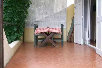 Image de studio indépendant 32 m2 dans villa avec 900 m2 de terrain