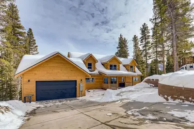 Image de Located just 1. 3 miles to downtown Breck and ski resort\nLic. #Lr21-000002
