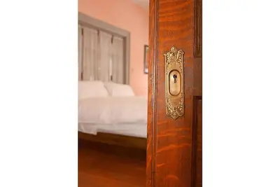 Image de Victorian 1br : King Bed : Fantastic Location