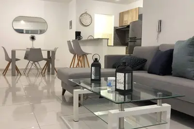 Image de Great Vibrant And Convenient Location This place is easy to access.