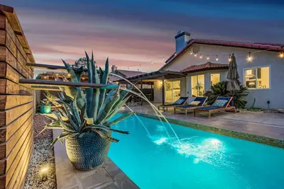 Image de Walk to the festival! Pool home one block from Coachella @ Stagecoach