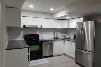 Image de Clean 2 bedroom Apartment 10 minutes from Airport
