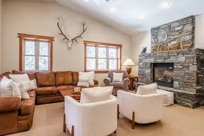 Image de Newly Updated Red Slate 4 is a 4 Bedrm 3 full Bathrm Townhome Close to Canyon Lodge That Sleeps 10