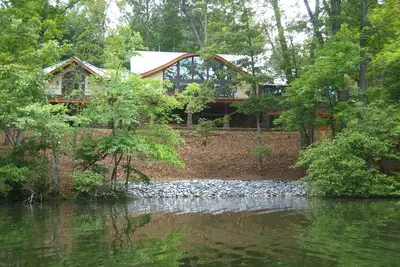 Image de Secluded Luxury; In-law Suite on Evergreen Lake