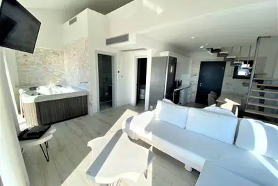 Luxurious Sea view Apartment with Jacuzzi