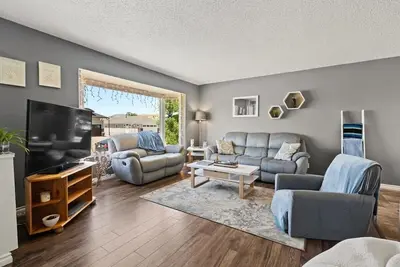 Image de Bahama Breeze | Beach-Themed Home | Hot Tub & Cozy