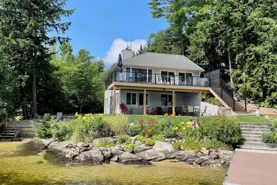 Image de Lake Winnipesaukee Waterfront Beach & Dock