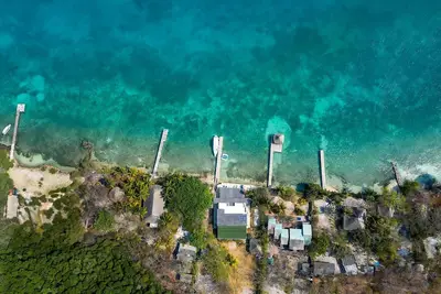 Image de Car123 - Charmante villa en bord de mer aux Iles du Rosaire