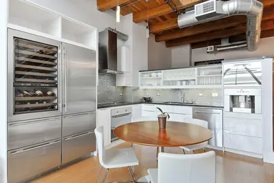 Image de Superbe Top Floor Santana Row Loft