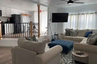 Image de Upstairs Apartment On Rout 66. 1 story above Historic Chandler, Ok.