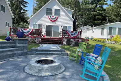 Image de Cottage on all sports lake! Boat, ski, bonfire, fish, kayak, paddle boat, Relax!