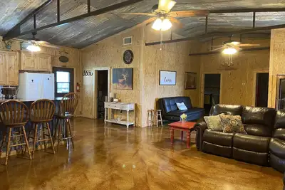 Hoegger’s Rustic Retreat is in the country with lots of wildlife & room to roam!