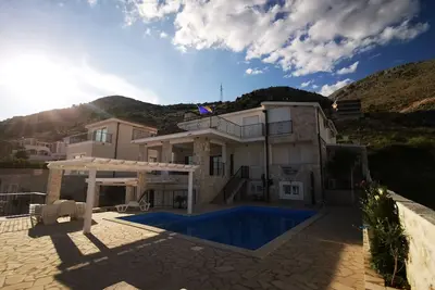 Image de Villa sur les hauteurs de Dubrovnik piscine privative Jacuzzi Sauna. . .