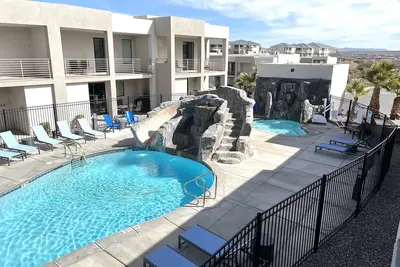 Image de Poolside St. George Getaway, 4 Bd/3. 5 Ba Lofts Townhome