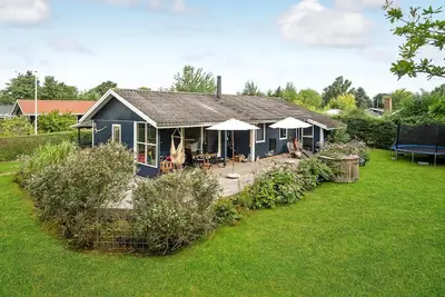Image de Belle maison à Juelsminde avec WiFi