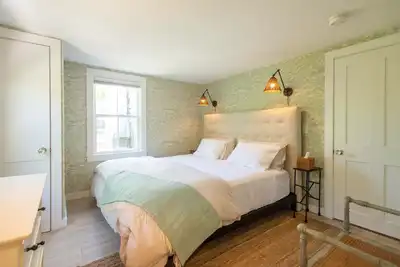 Image de 6 Br Nantucket, Main House and Cottage, 10 min walk into town with parking