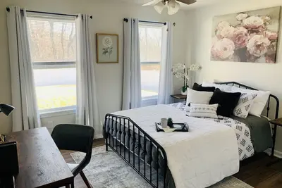 Image de Cozy & Quiet Ranch Home with Private Fenced Yard just Minutes to Cincinnati