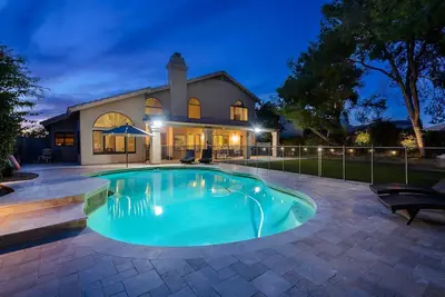 Image de 😍2MasterSuites⛱️Business & Family Retreat🌇HeatedPool🌄Arcade😍DwnTwnChandler