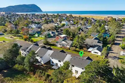 Image de New Home! ! ! On the Necanicum River, 2 blocks from Seaside Prom & Beach Access