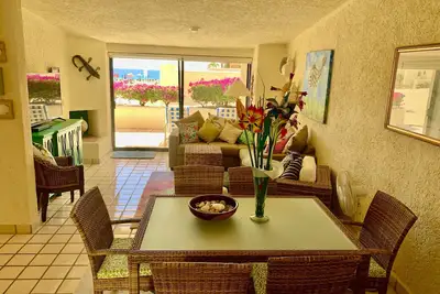 Image de Spacious beachfront 2 bed/2 bath condo in Terrasol, with 2 true master bedrooms