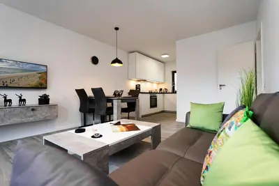 Image de Beachfront apartment for 4 people with balcony, parking space. Pets allowed.