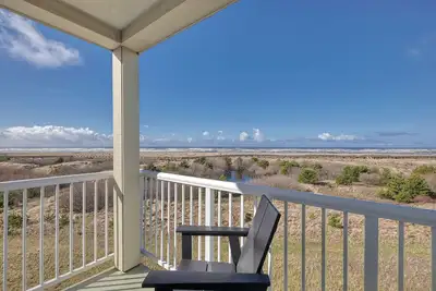 Image de Amazing Ocean View, Pets Ok, Steps to Town and Beach (StayS)