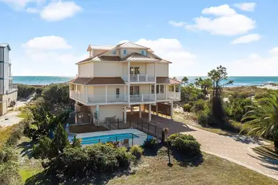 Image de Windsong: Sprawling 8 Bedroom Beachfront Sgi Home with Private Pool, Hot Tub