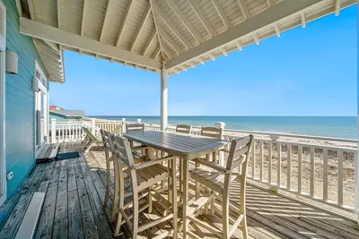 Image de A Turtle's Dream: Beachfront, 4br, Private Pool, Hot Tub!