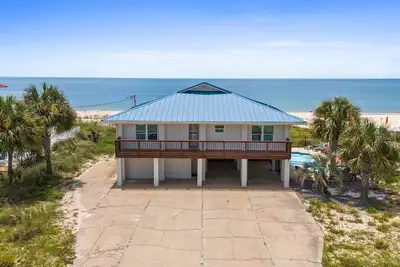 Image de Beach Blast: Luxury Beachfront Home, Private Pool, Pet-Friendly, Hot Tub
