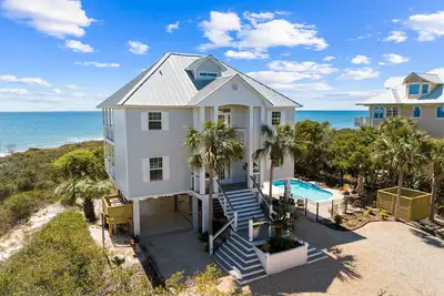 Image de Latitude Adjustment: 5 Br Beachfront Retreat- Pri. Pool & Hot Tub, Sleeps 16!