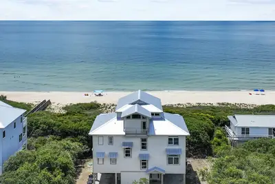 Image de Top of the Stretch: Large Beachfront Home- Pool Table, Pet Friendly, Sleeps 22