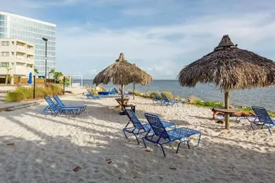 Image de 262-New! 3 beds x 2 baths. Amazing Waterfront Views! \n