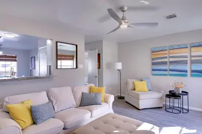 Image de Cute Riverside Townhome close to Dt, the Airport, and everything else Austin!
