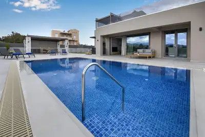 Image de Private Heated Pool★Brand New Lux villa★Sauna & Jacuzzi★Walk to Everything★Bbq