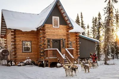 Image de Tucked in the woods! Auroras seen here. Private.