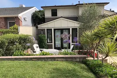 Image de Laguna Beach home with washer/ dryer and golf cart