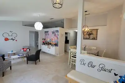 Image de Beautiful Disney themed home 4/3 villa w/ private pool, Lakeview close to parks