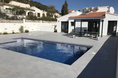 Image de Stunning Villa - Super Large Ibiza Style Pool & Terrace. Easy access villa.