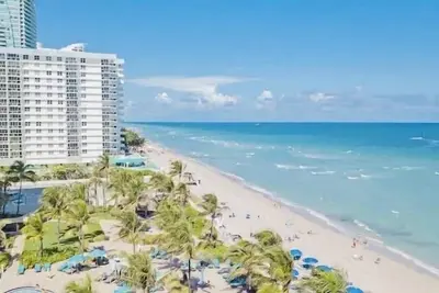 Image de ☀️ Oceanfront condo, free parking included, supermarket across the street