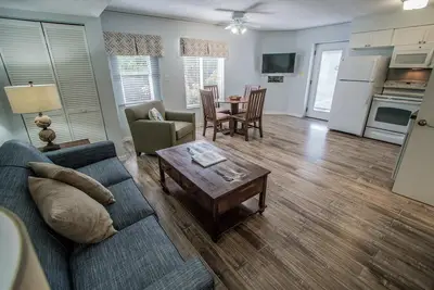 Image de Beachside Comfort Meets Ultimate Convenience!